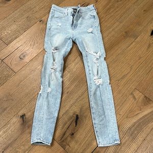 American Eagle high rise distressed “THE DREAM JEAN”